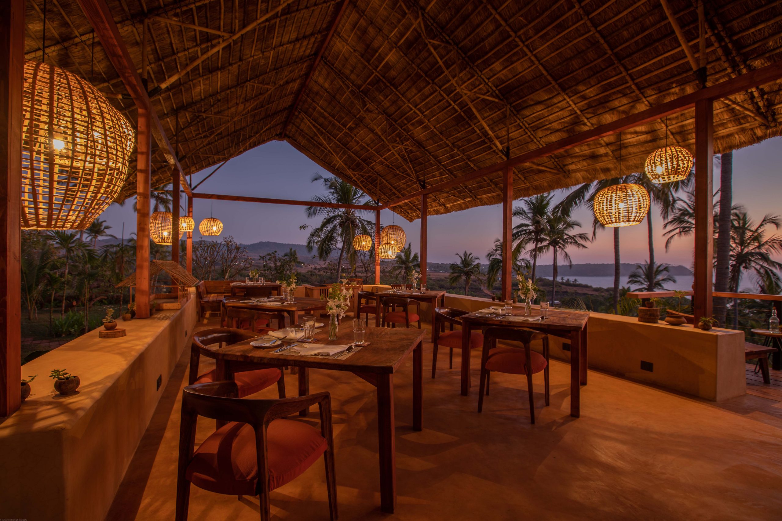 Restaurant by night