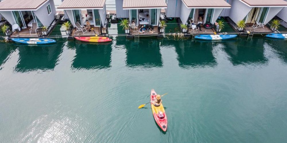 phupha-waree-floating-house-w-900
